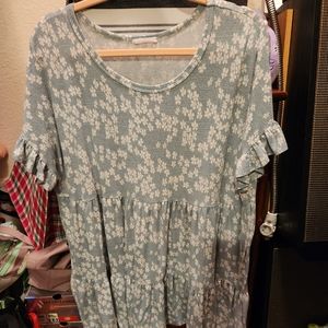 Women's plus size top